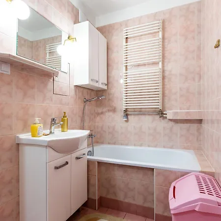 Ergo Arena Spacious Apartamento *